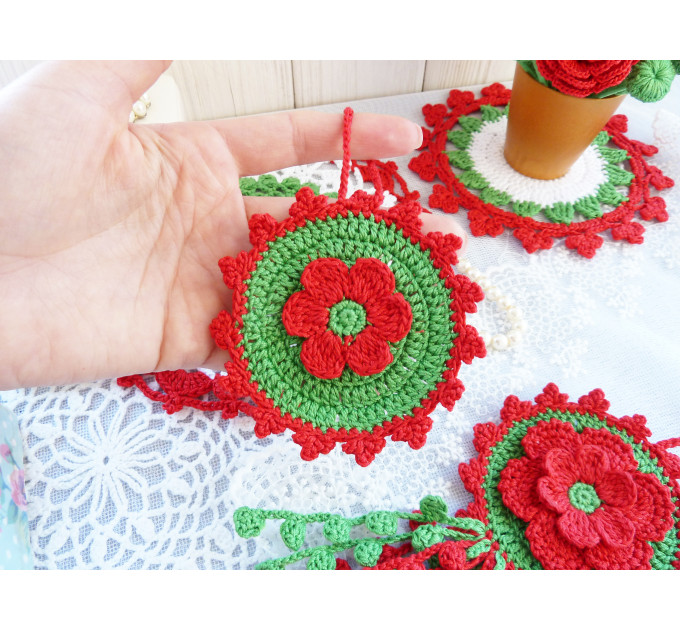 Crochet Floral Hanging Decor Pattern