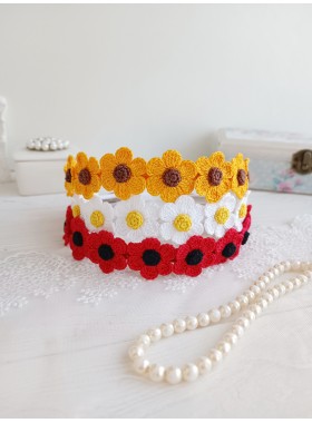 Hairband With Crochet Flowers Pattern