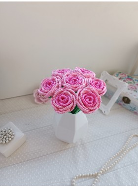 Crochet flowers bouquet.